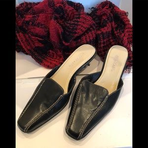 Aerosoles Black Mules Size 7
